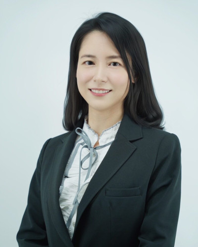 Assoc. Prof. Dr. Mingkwan Na Takuathung.